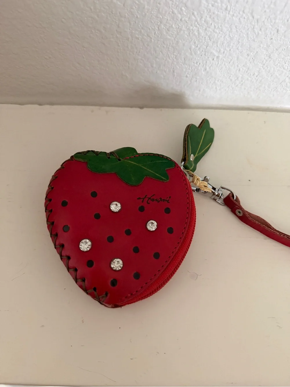 🍓 Vintage Hawaii Strawberry Coin Purse / Wristlet